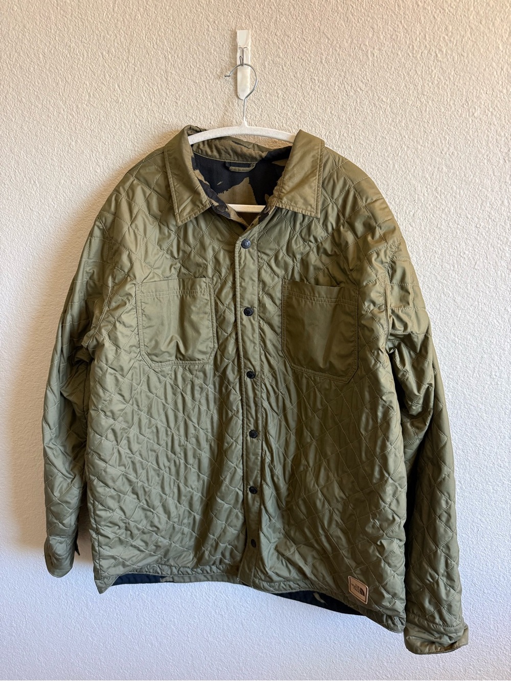 The North Face Men’s Quilted Olive Green Reversible Button Snap Jacket XL - Picture 11 of 12